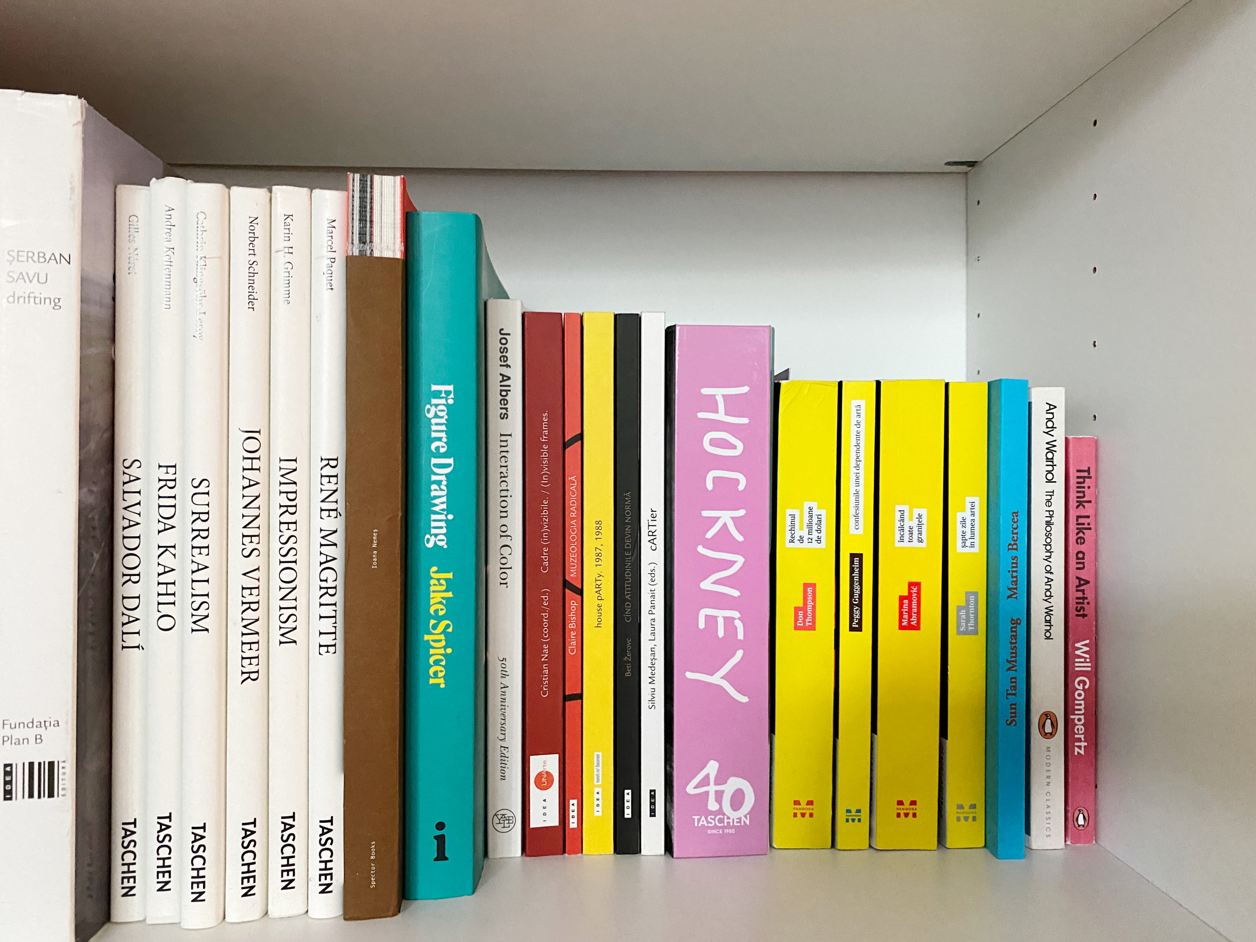 5 contemporary art books you must read - ContemporaryAF